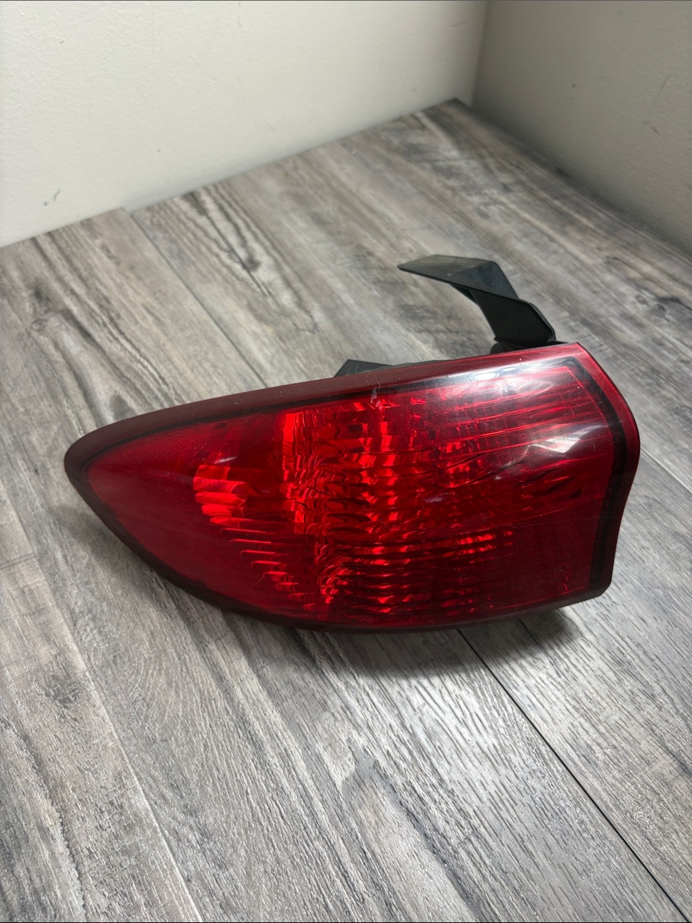 2006 - 2007 Subaru Tribeca B9 Left Side Driver Side Tail Light OEM z6266 DW